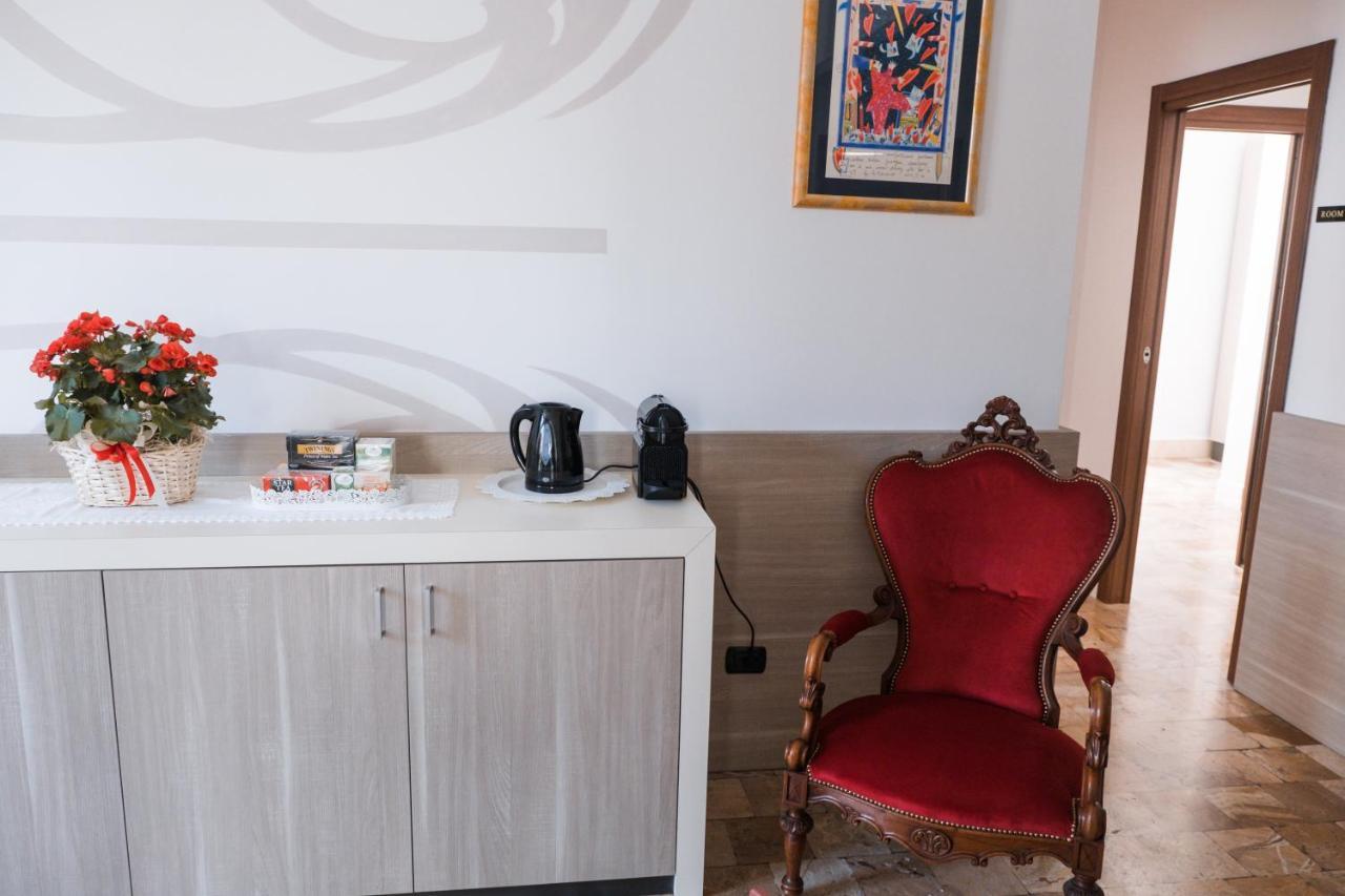 B&B Palazzo Storico Di Nicola 페스카라 외부 사진