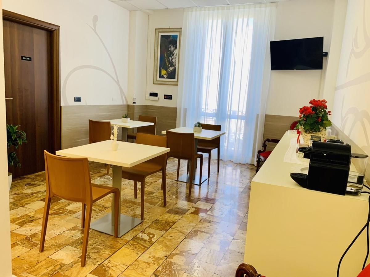 B&B Palazzo Storico Di Nicola 페스카라 외부 사진