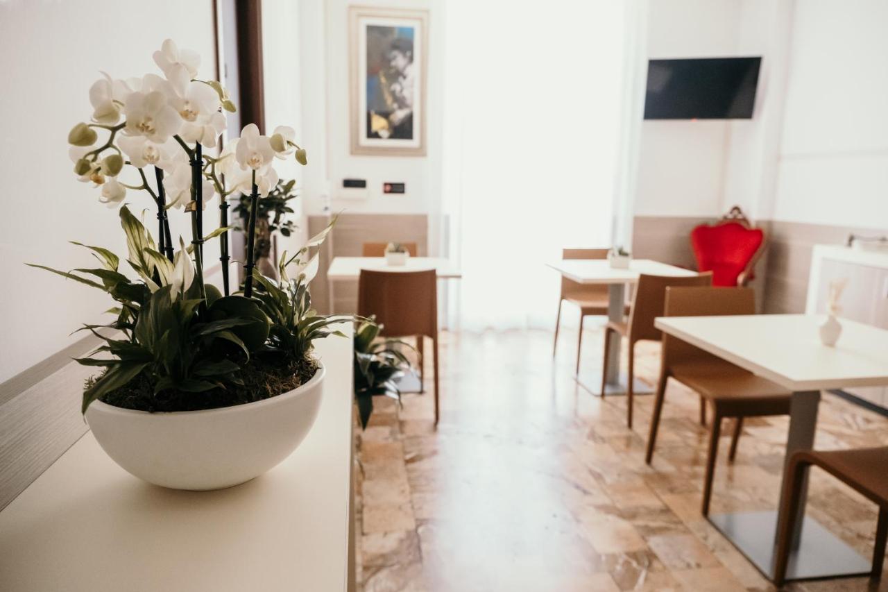 B&B Palazzo Storico Di Nicola 페스카라 외부 사진